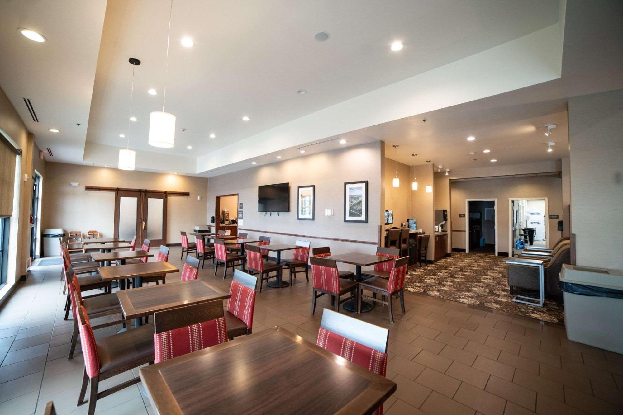 Comfort Suites University Brookings Exterior foto